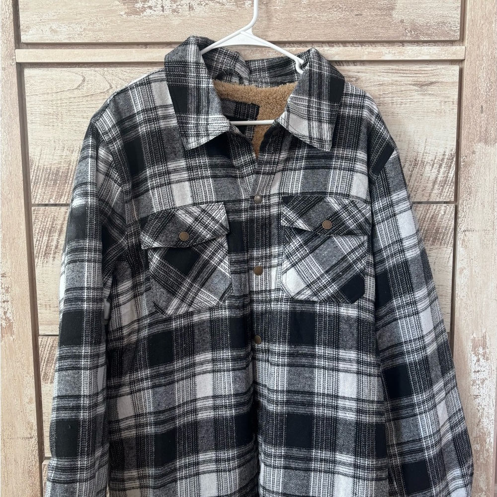 NWOT Centro 
Men’s sherpa lined button up flannel jacket